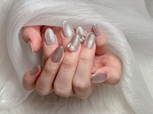 ミキネイルサロン(MiKi Nail Salon)/マグネット5500円＋追加ストーン