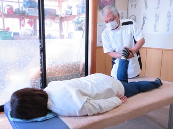 総合整体院じょんのび/ストレッチで伸ばします