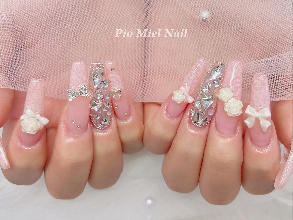 2026年冬トレンド】ピンク×シルバーのネイルデザイン集｜人気順