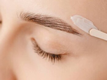 サロン オキーフ(Salon O'keeffe)の写真/地下鉄七隈線六本松駅から徒歩3分！眉毛でお顔の印象が決まる！まつげメニューとのセット施術も大人気◎