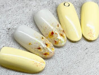 チェリーズネイル(Cherrys Nail)/春 押し花 イエローネイル
