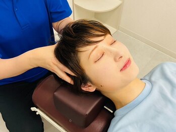 ハルモーニ(HArmoni)の写真/頭だけでなくお顔まわりもしっかりとほぐして、頭痛や眼精疲労を解消します!首肩のコリや張りも改善へ◎