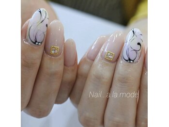 ネイルアラモード(Nail.alamode)/繊細なラインで大人なアート