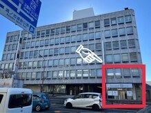 ロレインブロウ 近鉄 奈良駅前店の雰囲気（ロードサイド店です＊ビル1階に入らずにお外にございます）