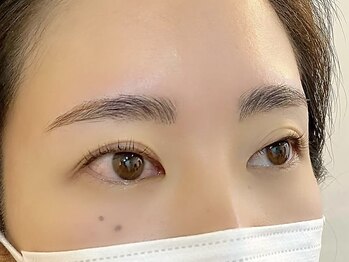 ユニ(uni)の写真/プロだから作れる垢抜け眉毛◎〈骨格×黄金比×なりたい顔〉を掛け合わせあなた納得の眉毛をご提案します!!