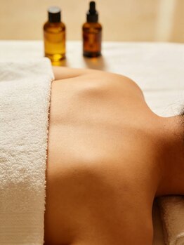 雅馨閣 の写真/全身の蓄積疲労をリセット!もみほぐし×極上ヘッドスパで、心身ともに深く癒える贅沢時間をお届け。