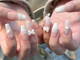 ホワイトガーリーネイル