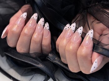 マンドール(Main d'Or)の写真/《貴方の“オトナ可愛い”を本気で作る》シンプルからボリューム感のあるデザインまで高再現で楽しめる♪