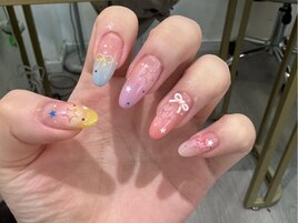 キラキラデザインネイル