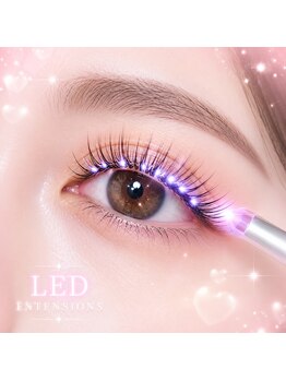 エーリオ(YELLIO)の写真/軽い付け心地が魅力のLEDエクステで持ちがいい瞳へ♪従来の付け方より自然な美しさを提案◎