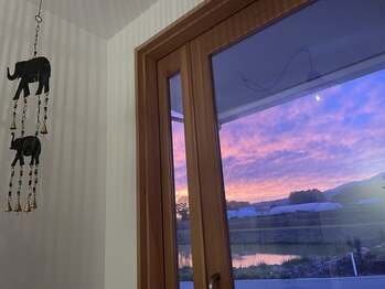 シバゴ タイ トラディショナル マッサージ(Shivago Thai traditional massage)/店内からの外の様子