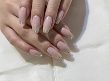 ネイルズ ララ(nails Lala)/ワンカラーにポイントストーン