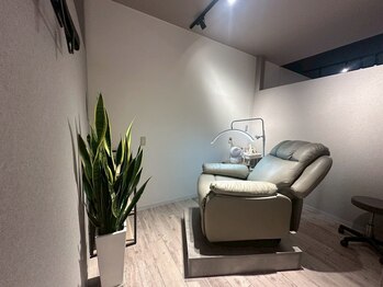 サロン エイトブロウ 豊田店(8BROW)の写真/フェイスwaxで産毛と角質をオフして、清潔感あふれる爽やかな印象へ◎完全個室で周りを気にせず垢抜け★