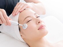 エヴァーグレース 金山店/目元ケア＞肌深部への美容液導入