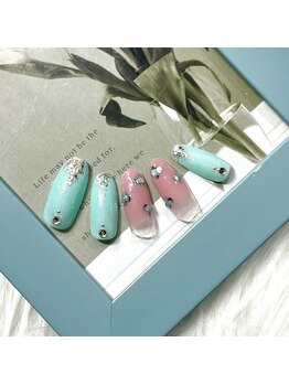 2月大人可愛いおでかけネイル