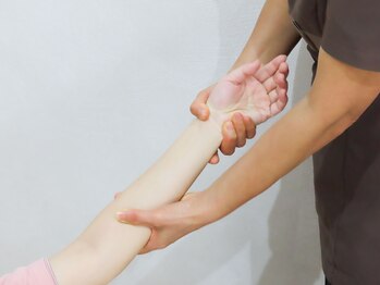 スロー(Slow)/【着衣】整体で気軽にボディケア