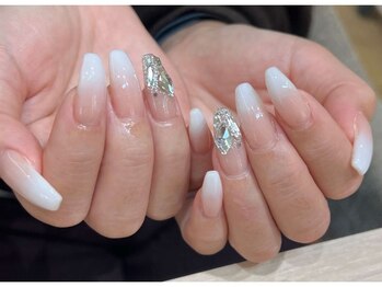 ネイルアンドアイラッシュスタジオ シュシュ(chouchou)の写真/【パラジェル・フィルイン対応】パラジェルライセンス全員取得認定サロン♪技術力が際立つシンプルネイル★