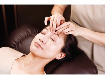 月凪(ルナ)/瞳の癒アイケア