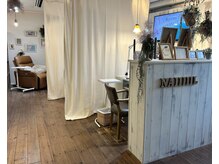 ネイール(Naiiiiil)の雰囲気(半個室でお一人お一人ゆったりとしたスペースを確保しております)