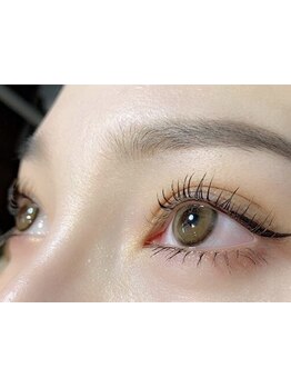 ナチュラル上品な目元にしたい