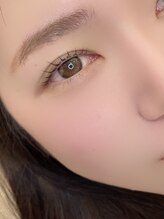 イソ(iso.)/長さを活かすストレートデザイン