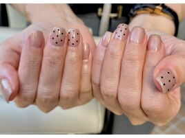 大人っぽドットネイル