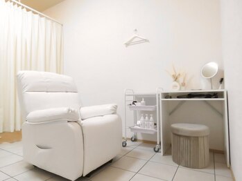 シェービングスタンド 浜松店の写真/話題の【シェービング専門店】お顔剃り&うなじデザインが人気!ブライダルのお客様◎国家資格保有者が施術♪