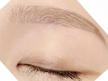 レレガンス(LELEGANCE)/眉で目元垢抜け