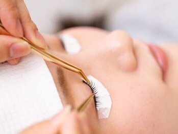 ニーヨンアイラッシュ(24eyelash)の写真/丁寧なカウンセリングでお客様のお目元やご希望に合ったデザインをご提案致します♪[完全プライベート空間]