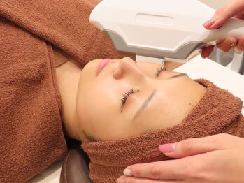 レヴール(reveur)/フェイシャル脱毛は美肌効果も◎