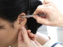 耳つぼを刺激して健康的にスッキリ