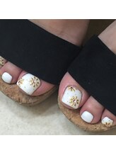 クリスタルネイル ゆめタウン博多店(CRYSTAL NAIL)/スタッズフラワーフットネイル