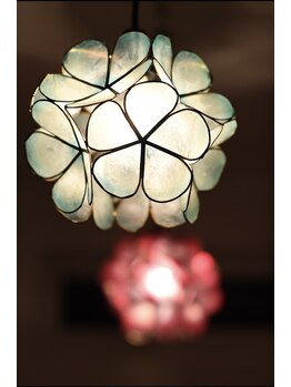 シバゴ タイ トラディショナル マッサージ(Shivago Thai traditional massage)/店内照明