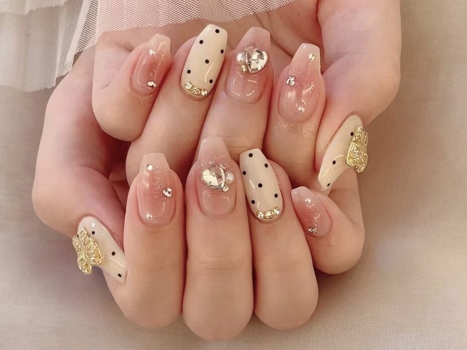 ピンク＆白ドット柄ネイルチップ オーダーページ ピンク ドットネイルチップ