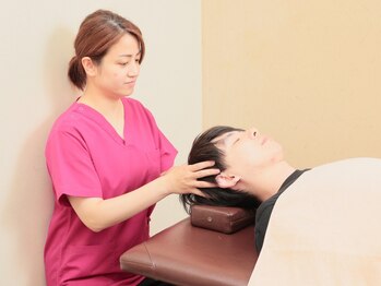 らくなん接骨院 鍼灸院の写真/プロも推薦★国家資格保持者による辛い身体の症状に合わせた高技術!日頃のPC・スマホによる疲れに◎