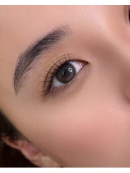 レア ファースト 西梅田店(Le’a first)の写真/SNSで話題の次世代アイブロウ《ハリウッドブロウリフト》導入!!骨格/表情/目の形を見極め理想の美眉へ♪
