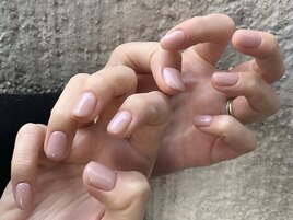 ヌーディーベージュ