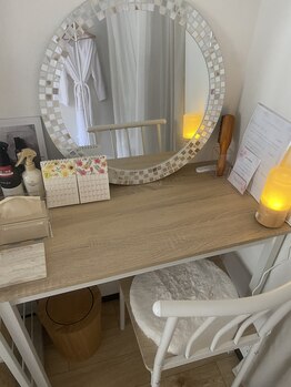 アカラ(AKALA)/メイクブース