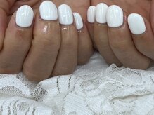 ハニービービー(Honey Bee Bee)/ホワイトワンカラーネイル