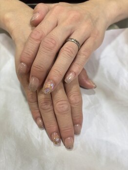 カミアンユイヤ ネイルラボ(KAMIANYUIYA Nail LAB)/フラッシュ+ガラスストーン