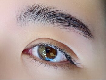ローズラッシュ(Rose Lash)の写真/【眉毛Waxスタイリング ￥5,000】Waxで綺麗に眉周りの産毛を処理＆間引きで毛量を調節◎理想のデザインに♪
