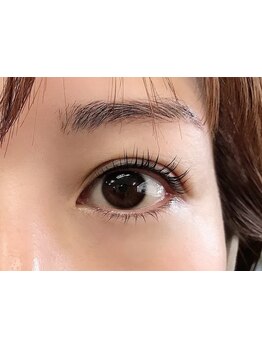 ナチュラル上品な目元にしたい