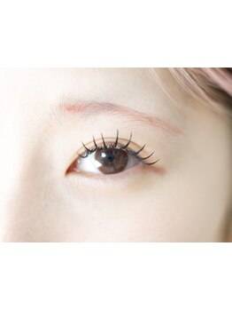 ナチュラル上品な目元にしたい