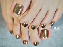 ミーディア(Medea)/ブラウンミラーネイル
