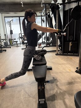 エボ パーソナルトレーニングジム 泉店(E.V.O)/ヒップアップ