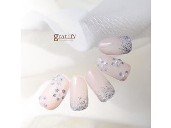 グラティフィープラスレスト(gratify＋rest)/ &nbsp;キラキラお花ネイル