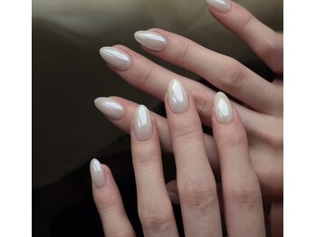 シエイチアイネイル(CHI Nail)の写真/【ブライダルにもおすすめ】手元に華を添えるには美フォルム特化のCHI Nailへ★パーツやカラーも豊富◎