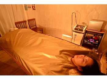 カルナボディ(Carna body.)/遠赤外線岩盤浴ラドンマット