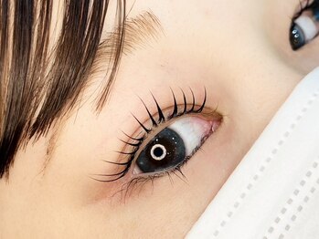 プルメリア(Plumeria)の写真/豊富な知識と高い技術力で、あなたの理想の瞳を実現◎丁寧な施術で、華やかでキレイなお目元が持続♪