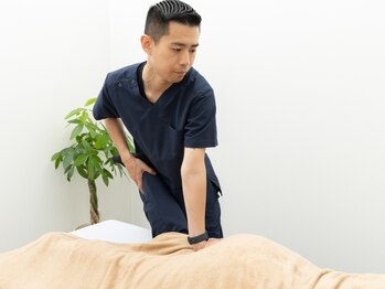 ファミリア整体院 西船橋院の写真/【メンズ当店人気メニューNo.1】身体のコトならお任せ!”全身改善整体¥2980 ”男性の方も通いやすい★